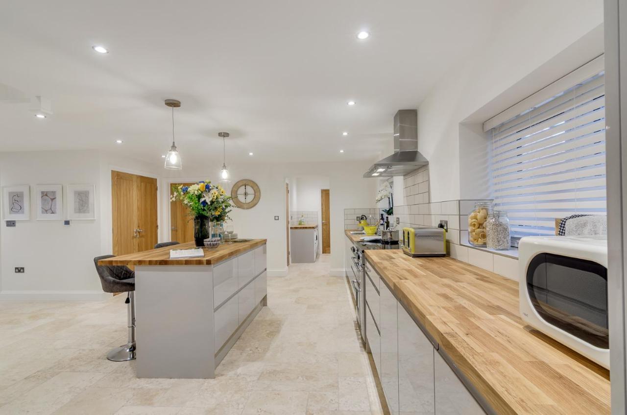 Spacious 6-Bed Home, Near The Norfolk Broads Clippesby Exteriér fotografie